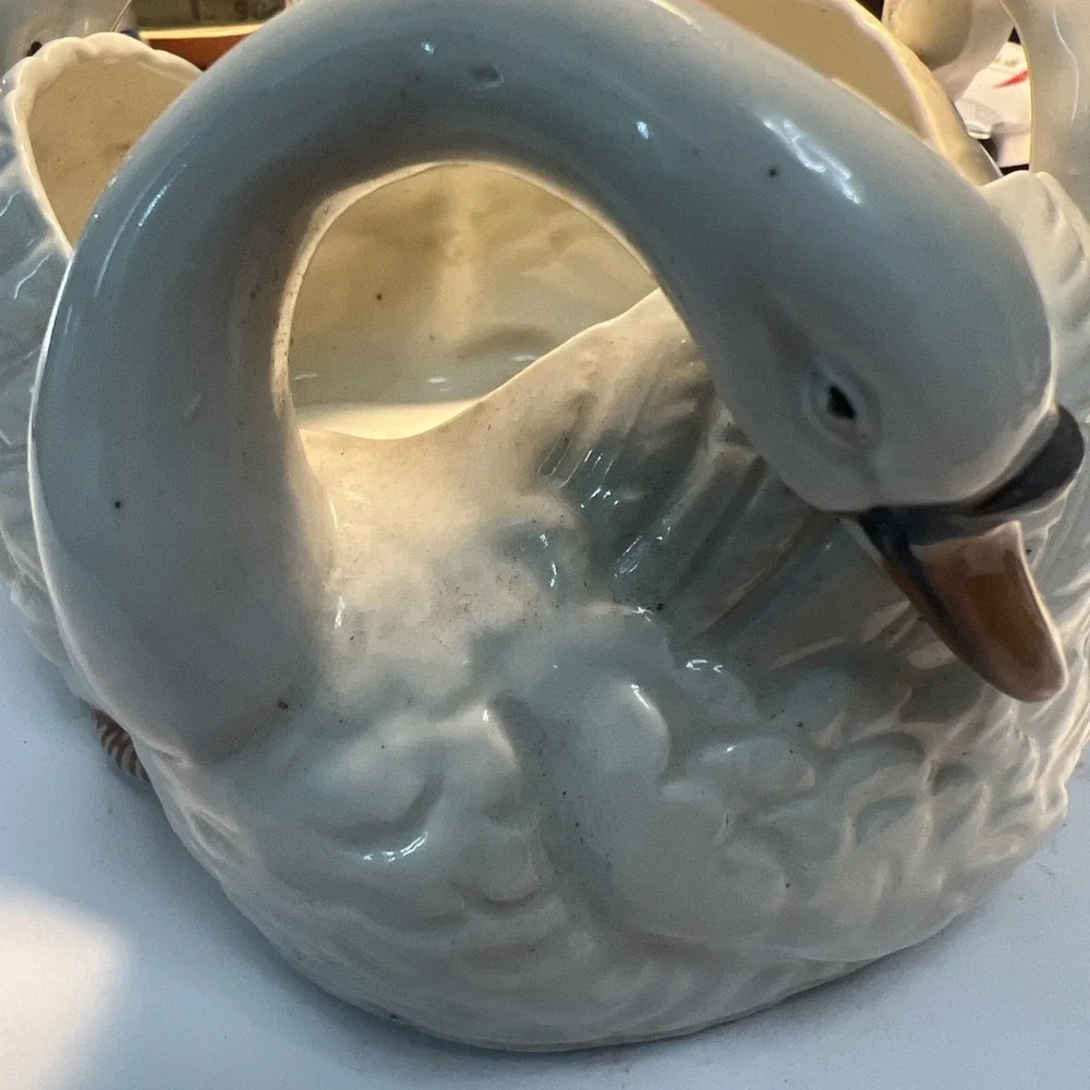 Vintage Swan planter candy dish centerpiece decor white with swans in a circle